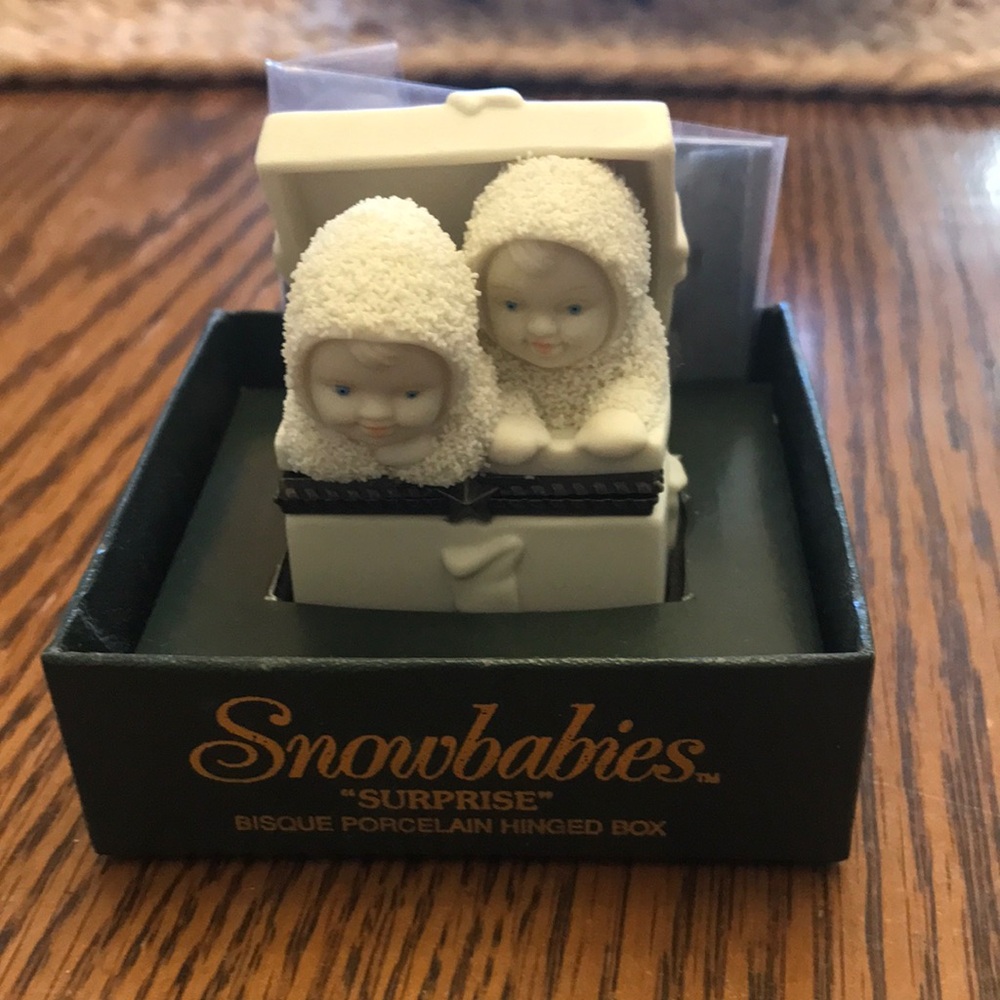 Snowbabies Surprise Bisque Porcelain Hinged Box - White